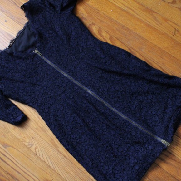 Cache Lace Dress - Picture 2 of 6